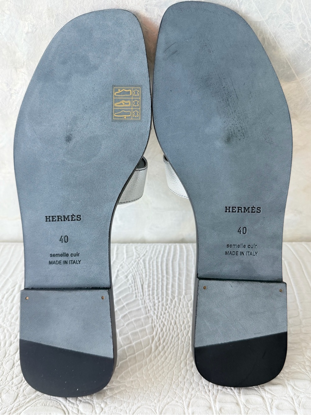 BNIB HERMES ORAN SANDALS Size 40, slides silver metallic goatskin leather. - Picture 7 of 13